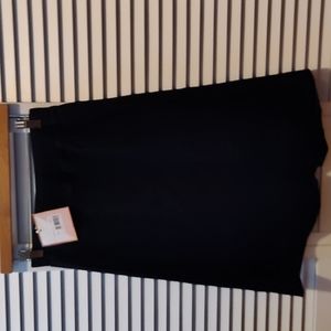 Midi solid black comfortable skirt.